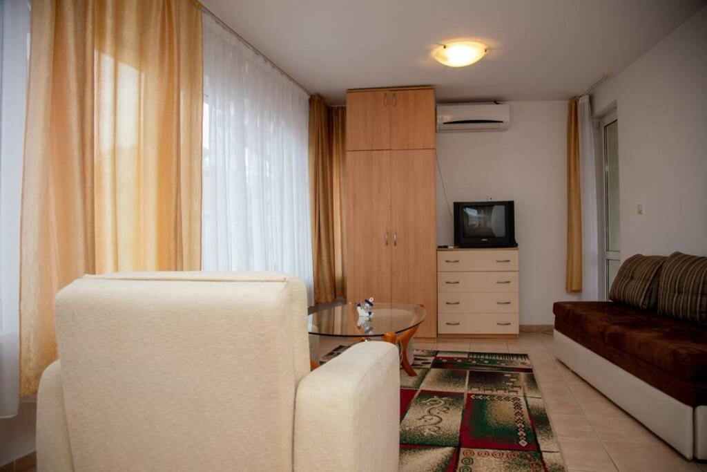 Convenient 1-Bedroom Flat Next To Harmanite Beach Sozopol Exterior photo