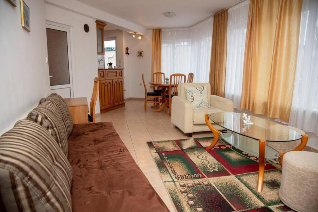 Convenient 1-Bedroom Flat Next To Harmanite Beach Sozopol Exterior photo