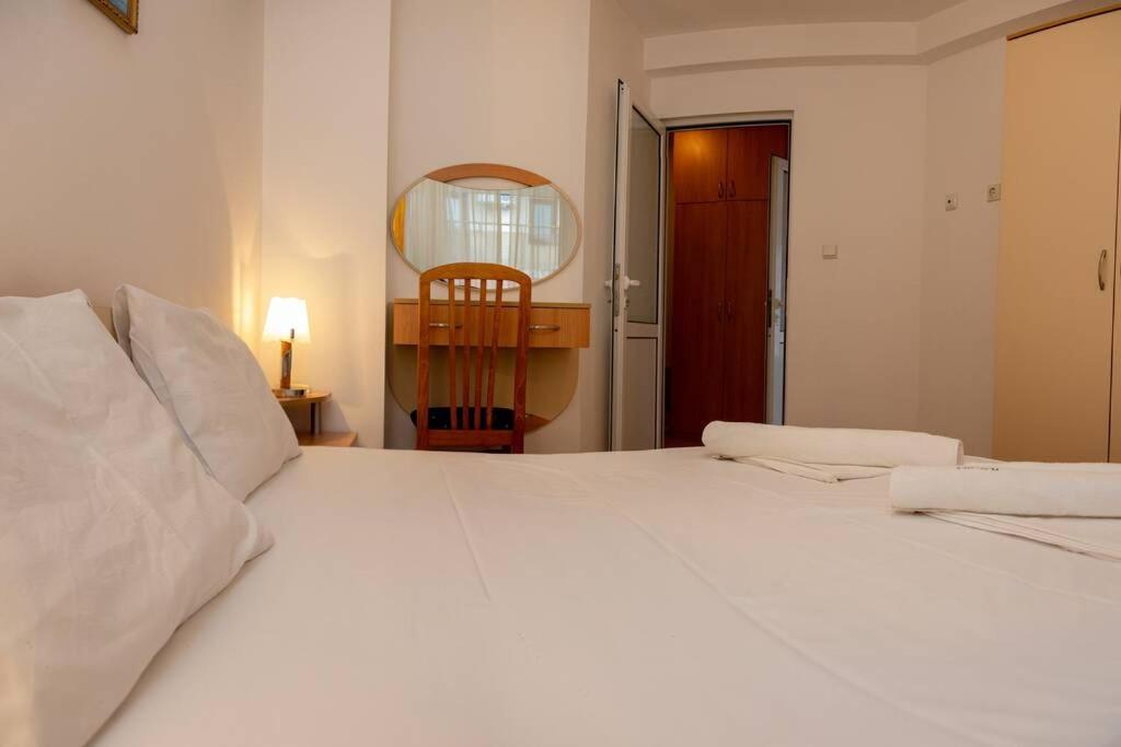 Convenient 1-Bedroom Flat Next To Harmanite Beach Sozopol Exterior photo
