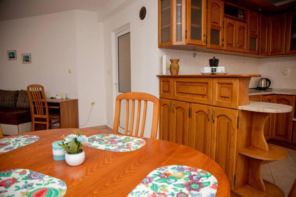 Convenient 1-Bedroom Flat Next To Harmanite Beach Sozopol Exterior photo