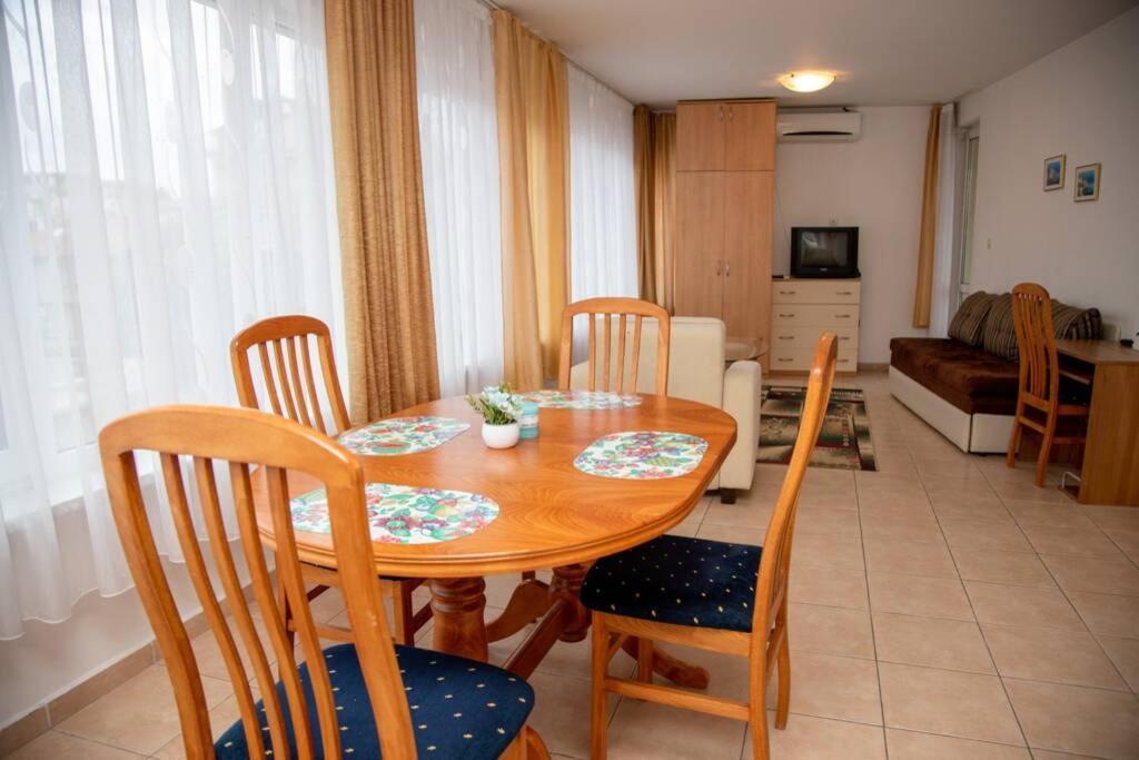 Convenient 1-Bedroom Flat Next To Harmanite Beach Sozopol Exterior photo