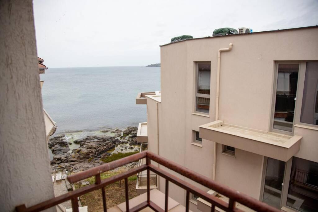 Convenient 1-Bedroom Flat Next To Harmanite Beach Sozopol Exterior photo