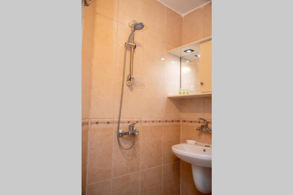 Convenient 1-Bedroom Flat Next To Harmanite Beach Sozopol Exterior photo